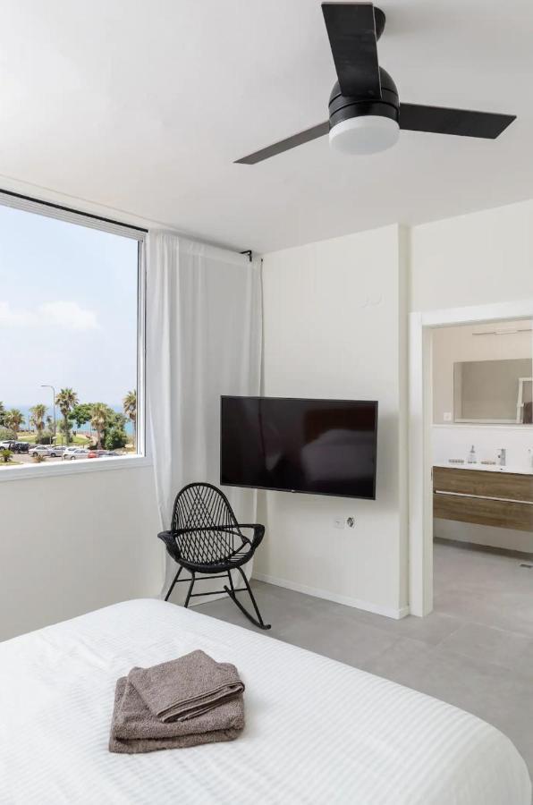 Stylish & Spacious 3 Bedroom Apartment By The Sea Netanya Ngoại thất bức ảnh